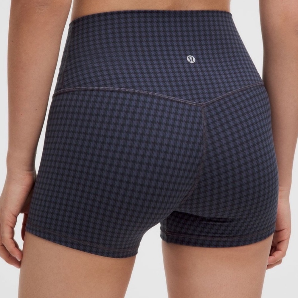 SOLD Lululemon 4" align micro houndstooth blue shorts - Picture 1 of 5